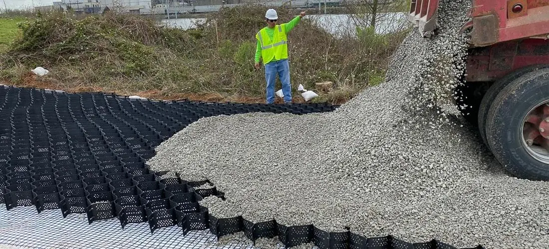 Thảm địa kỹ thuật composite gốc xi măng mang